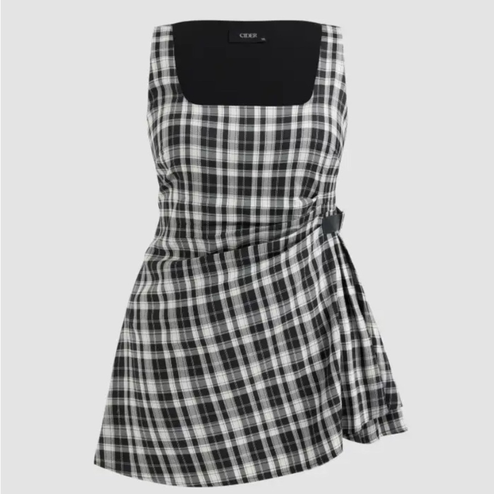 Cider Black and White Side Ruched Belted Plaid Dress - Picture 4 of 16